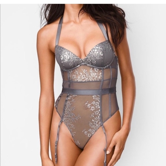 Victoria’s Secret - Picture 3 of 4